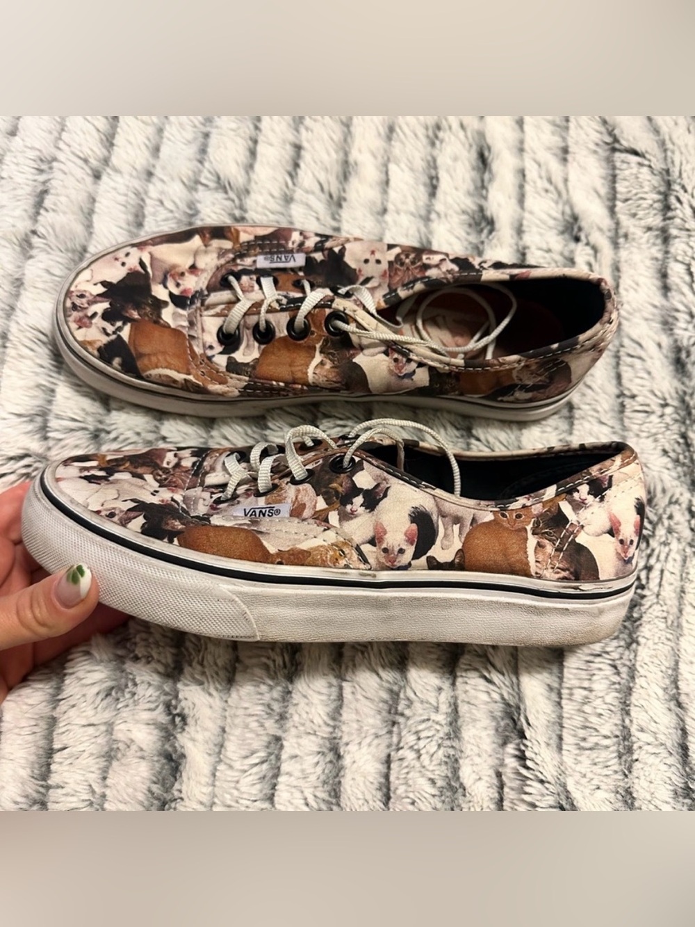 Vans x ASPCA Feline Frenzy Cat Print Authentic Sneakers Women’s 5.5